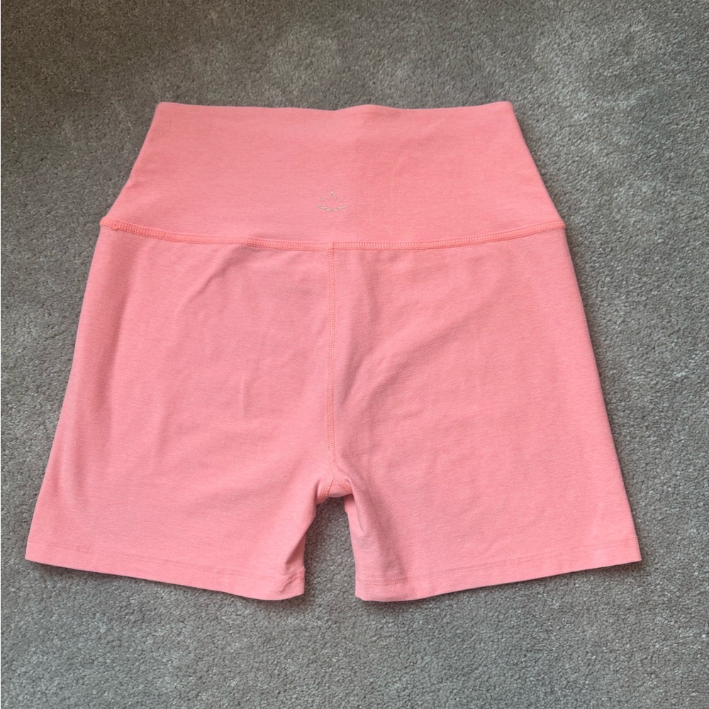 Beyond Yoga Spacedye Keep Pace 5" Biker Short Electric Peach - Picture 2 of 6